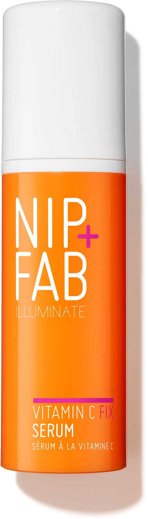 Een witte en oranje fles Nip+Fab Vitamin C Fix Serum, met 'illuminate' op het label.