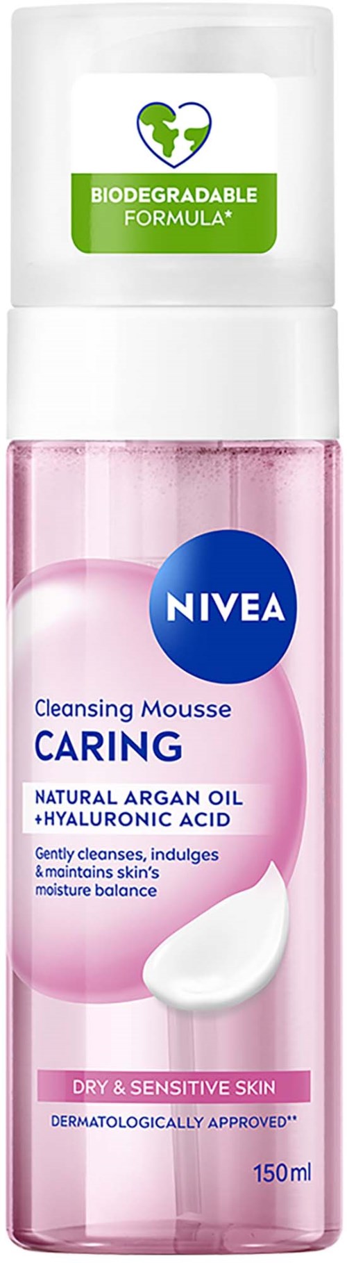 En rosa och vit flaska av Nivea rengöringsmousse med en grön etikett som visar biologiskt nedbrytbar formula.