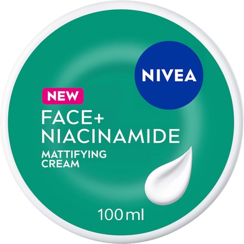 Nivea ansiktskräm med niacinamide i rund grön förpackning, märkt som en mattgörande kräm.