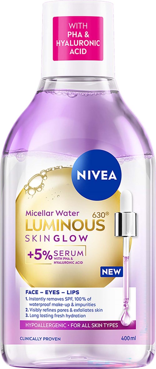 Nivea Luminous Skin Glow micellärvattenflaska med rosa lock och blått varumärkeslogo, visar ingredienser och produktfunktioner.