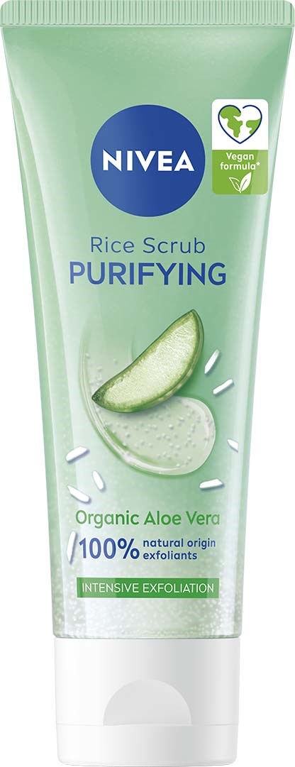 Een groene tube Nivea rijstkruiden met aloë vera, voor intensieve exfoliatie, vegan formule, 100% natuurlijke ingrediënten.