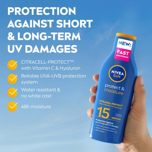 Een zonnebrandcrèmefles met NIVEA SUN, die bescherming tegen UV-schade, waterbestendigheid en 48 uur vochtigheid belooft. vermeldt Vitamine C en Hyaluron.