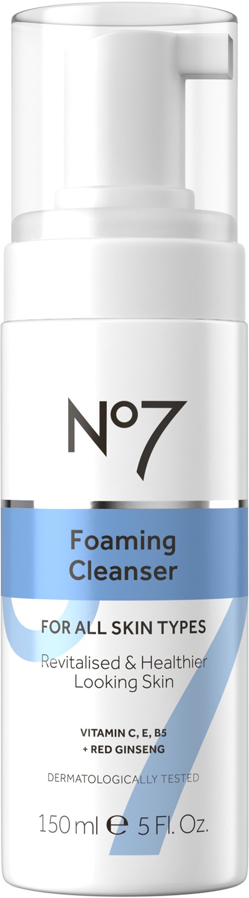 Witte fles met pomp, labeled No7 Schuimende Reiniger voor alle huidtypen, met vitamines.