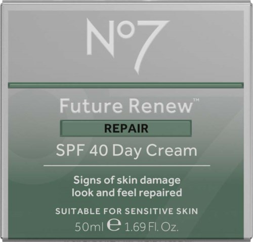 Eine grüne und weiße Schachtel mit 'Future Renew' Reparaturcreme mit SPF 40 für empfindliche Haut. Es sind 50 ml.
