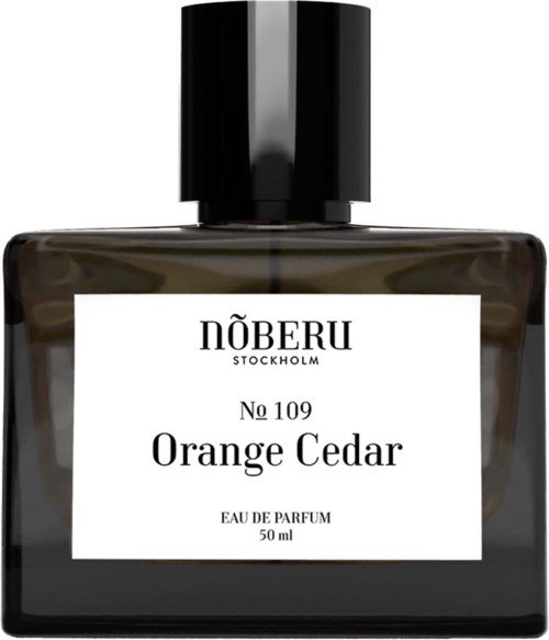 Dunkle Parfümflasche mit weißem Etikett, auf dem steht 'NÖBERU Stockholm No 109 Orange Cedar'.