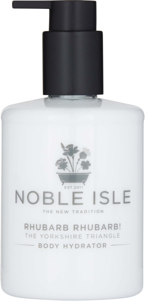 Weißer Körperlotionsflasche mit schwarzem Pumpkopf; Etikett sagt Noble Isle, Rhubarb Rhubarb, Körperhydratator.