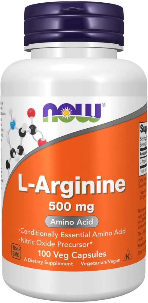 En hvit flaske med lilla lokket merket NOW L-Arginine 500 mg, inneholder 100 vegetarkapsler. Den fremmer aminosyrekonsum.
