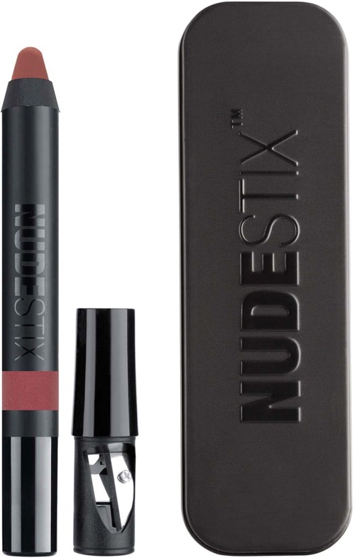 Lippenbalsem met een draaistick, met een zwarte dop en een zwarte houder met 'NUDESTIX' erop.
