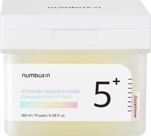 Een witte container van Numbuz'n Vitamin-Niacinamide Geconcentreerde Pads, met een groot nummer 5+ op het label.