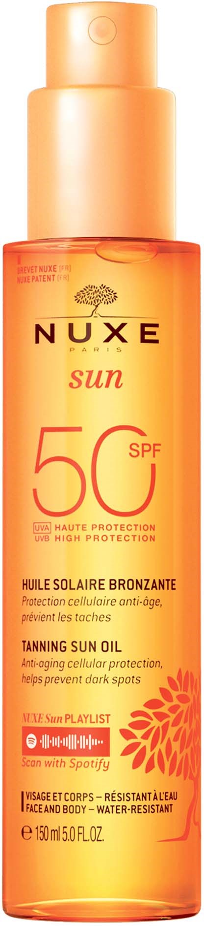 En ljusorange flaska med Nuxe sun solskyddsspray med SPF 50, avsedd för solbad och hudskydd.