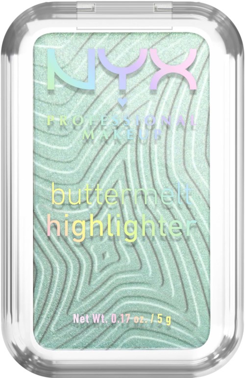 Een NYX highlighter verpakking met pastelgekleurde tekst en een getextureerde groene achtergrond. Het zit in een doorzichtig plastic deksel.