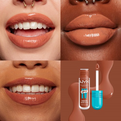 Close-up van lippen met glanzende lippenstift, glimlachend gezicht, en lipgloss flesje dat hydratatie en glans toont.