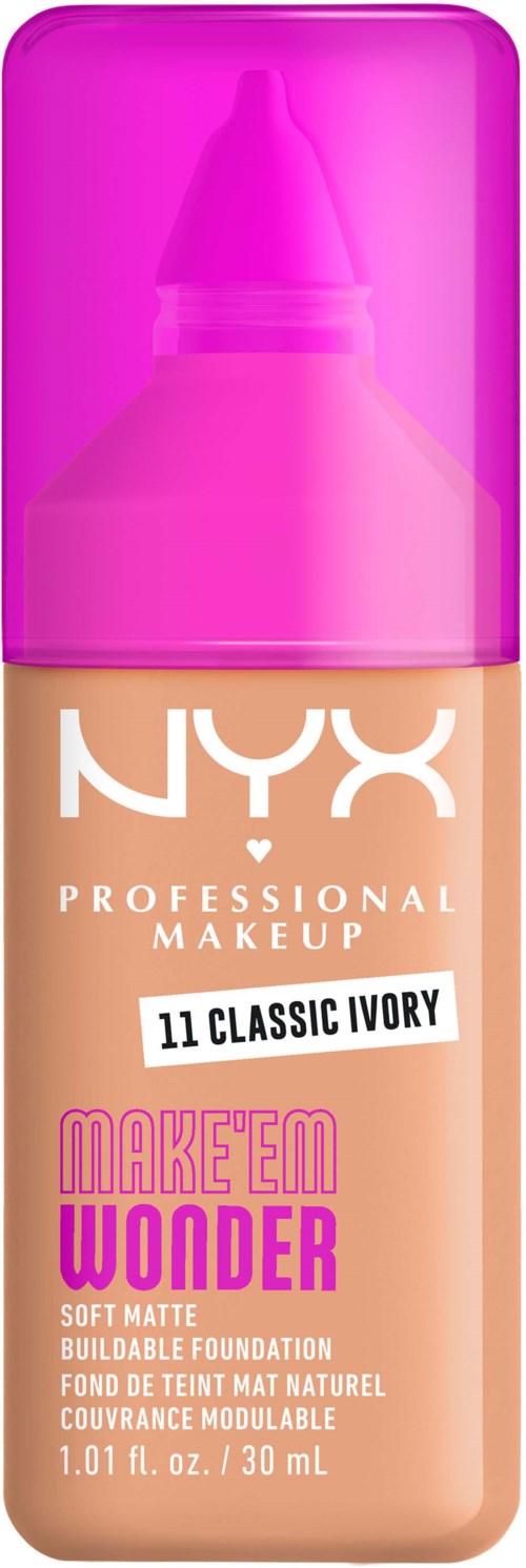 Eine Flasche NYX-Foundation mit pinkem Deckel, beschriftet '11 Classic Ivory' und 'Make 'Em Wonder'.