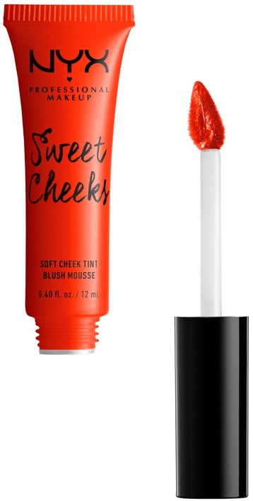 En rød tube fra NYX Sweet Cheek myk kinnfargetint med påføringspensel ved siden av.