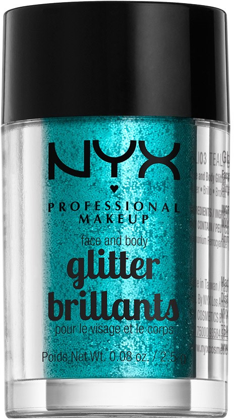 En genomskinlig flaska med svart lock innehåller blå glitter för ansikte och kroppsmakeup.
