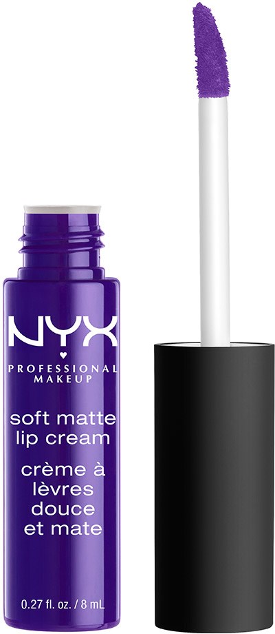 En lila NYX läppkrämflaska med svart lock och lila läppstiftspensel.