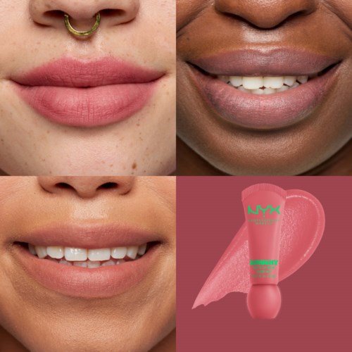 Close-up van lippen met verschillende huidtinten en lipkleuren, met een make-upproduct en lipgloss.