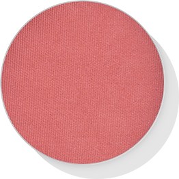 Ronde roze make-up blush of poeder met een getextureerde oppervlak en een witte basis.