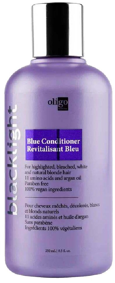 Een paarse fles conditioner genaamd Blue Conditioner voor gekleurd, gebleekt en natuurlijk blond haar.