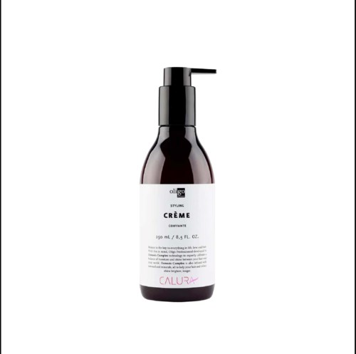 Een donker gekleurde fles met pomp, gelabeld 'Styling Crème' door Oligo, 250 ml. Eenvoudig ontwerp.
