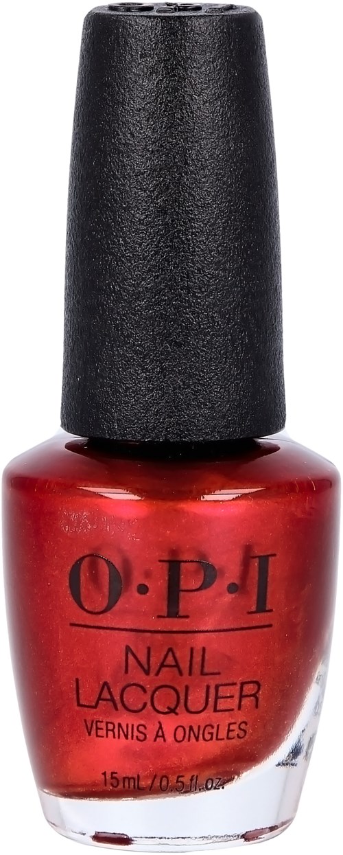 Röd nagellackflaska med svart topp, märkt OPI, står upprätt.