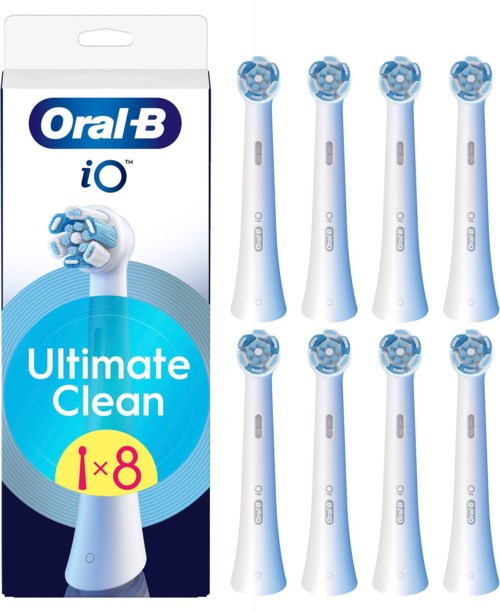 Åtte reservedeler til tannbørstehoder ved siden av Oral-B Ultimate Clean-emballasjen. Hver hode har blå børstehår og hvit base.