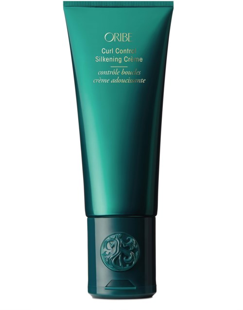 Ein türkiser Tube von Oribe Curl Control Smoothing Cream mit Klappdeckel und Logo am Boden.
