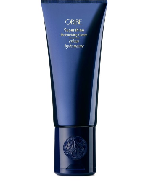 Eine blaue Tube mit Oribe Supershine Feuchtigkeitscreme für Hydratation und Glanz.
