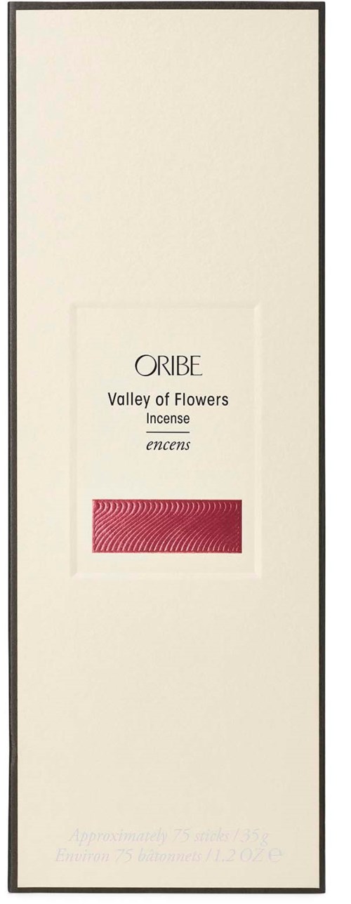 Ein weißer Kasten mit schwarzem Rand enthält Text über Oribe- Räucherstäbchen namens Valley of Flowers mit rotem Streifen.