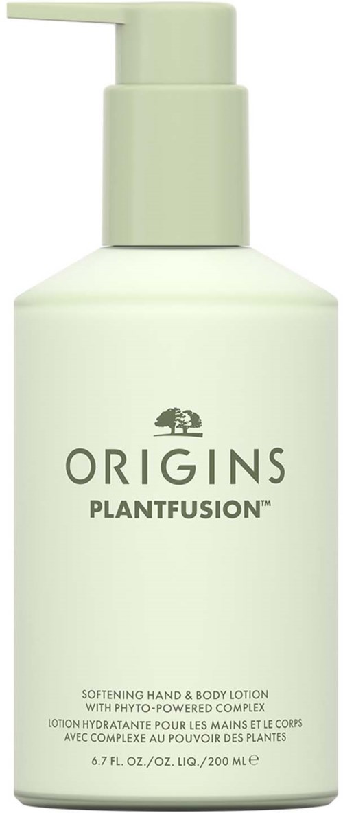 Een witte fles met pomp, gelabeld 'ORIGINS PLANTFUSION' voor hand- en lichaamslotion, met een kleine beerlogo.