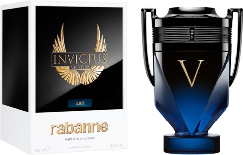 Ein Parfümflasche und eine Packung mit schwarzem, blauen und goldenen Design, mit den Marken 'Invictus Victory' und 'Rihanna', nebeneinander.