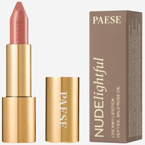 Ett läppstift med ett guldhölje, rosa nyans och en box med texten 'PAESE NUDElightful' och 'CREAMY LIPSTICK PEPTIDE, WILD ROSE OIL'.