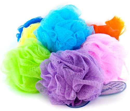 Färggranna badsponge i lila, rosa, blått, grönt, gult och orange. Mjuka och fluffiga texturer. De används för bad.