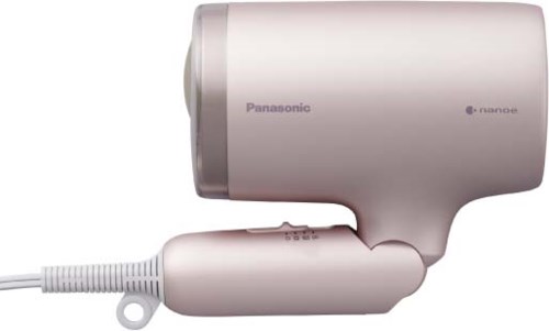 En vit handhållen hårtork med sladd, märkt Panasonic, och en liten handtag för att hålla den.