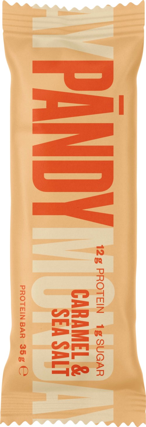 En proteinbar med namnet 'PANDY' med smak av kola och havssalt, 12g protein, 16g socker, 85g vikt, rosa och orange färger.