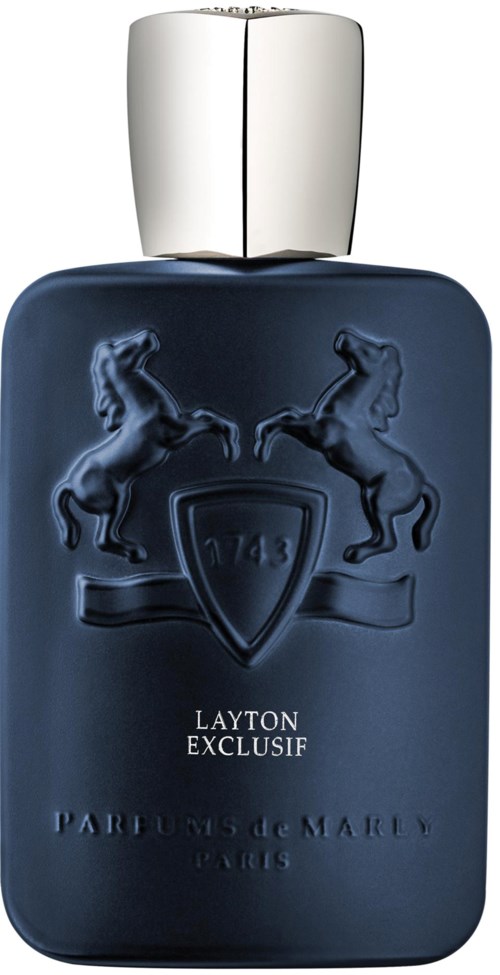 Dunkelblaue Parfümflasche mit zwei Pferden, einem Schild und silberner Kappe, beschriftet 'Layton Exclusif'.