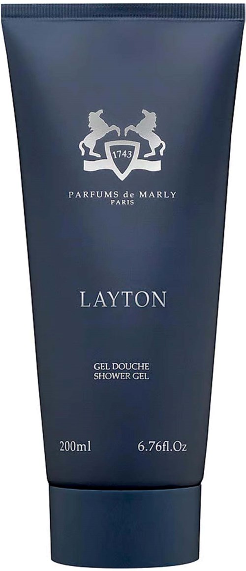 Eine dunkelblaue Duschgel-Tube mit silbernem Logo und Text, beschriftet 'Layton' und 'PARFUMS de MARLY PARIS.'