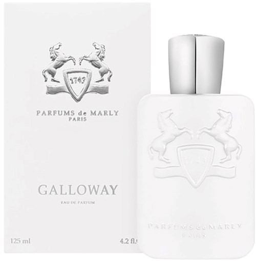 Eine weiße Parfüfflasche und Verpackung mit Löwen- und Wappensymbol und schlichter, eleganter Schrift.