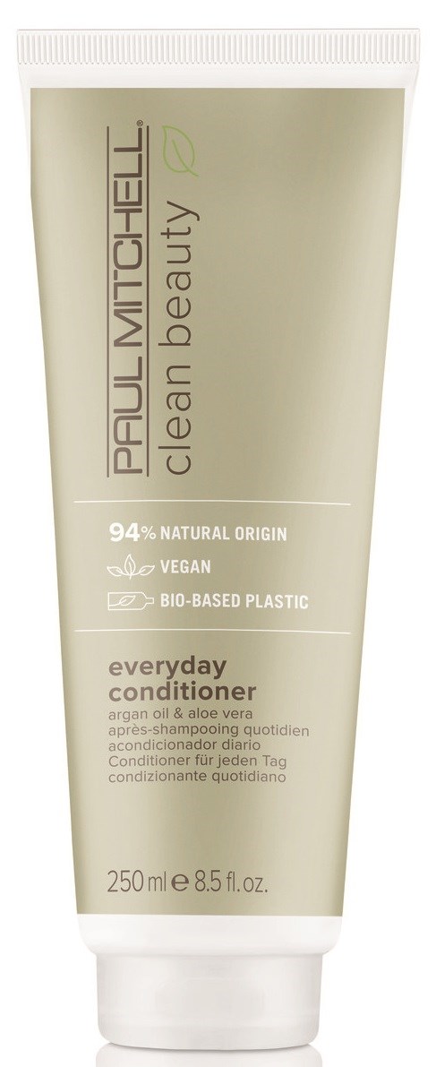 En tube med Paul Mitchell Clean Beauty balsam, 250 ml, med naturlige og veganske ingredienser og miljøvennlig emballasje.
