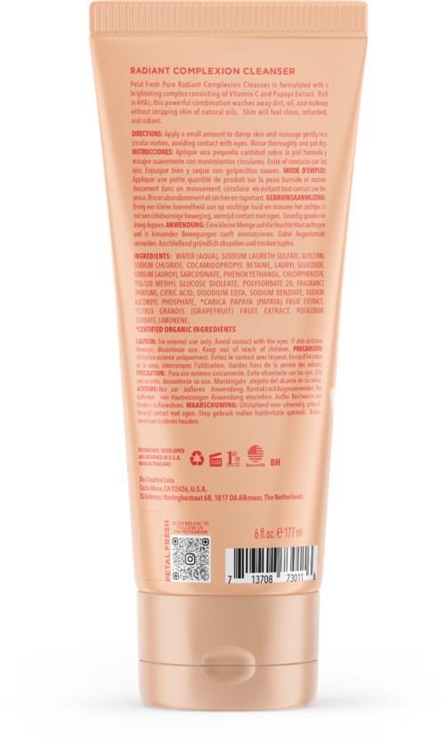Een roze tube huidverzorgingsproduct met tekst, ingrediënten en barcode, gelabeld als Radiant Complexion Cleanser.