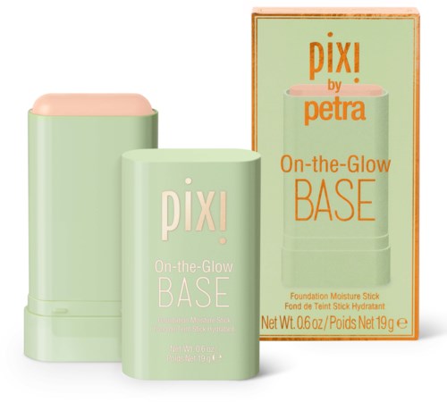Vihreä pohjustustuote tikkuna, vaaleanpunainen pää, pakkauksessa on sama sävyinen laatikko, nimellä "Pixi on-the-glow base" Petra.