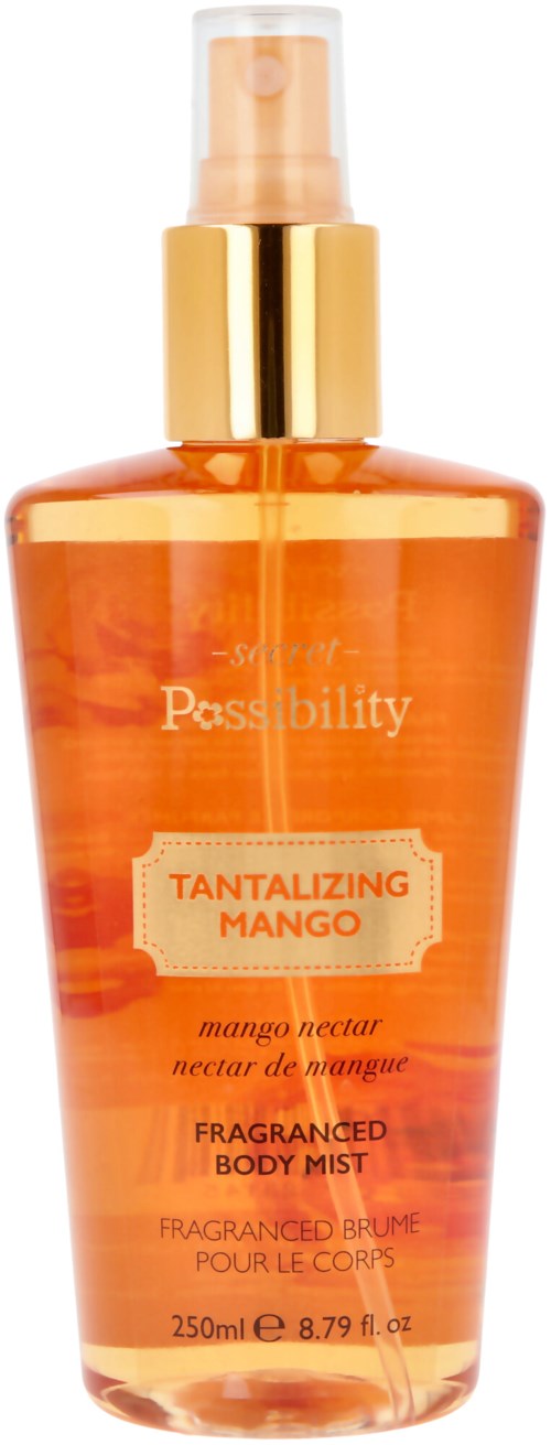 Een fles lichaamsspray met oranje en goud ontwerp, gelabeld "Tantalizing Mango" voor geur, 250 ml.