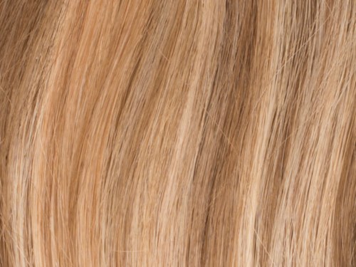 Blond haar, glad en glanzend, close-up van verzorgde strengen, natuurlijke kleur, zijdeachtige textuur.