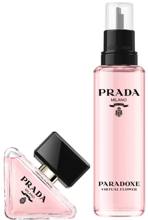 Twee Prada-parfumflessen, een langer met spraydop en een kleine driehoekige met zwarte dop.