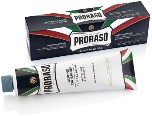 Partaterkki ja sen rasia, molemmissa Italian lipun värit ja Proraso-brändäys.