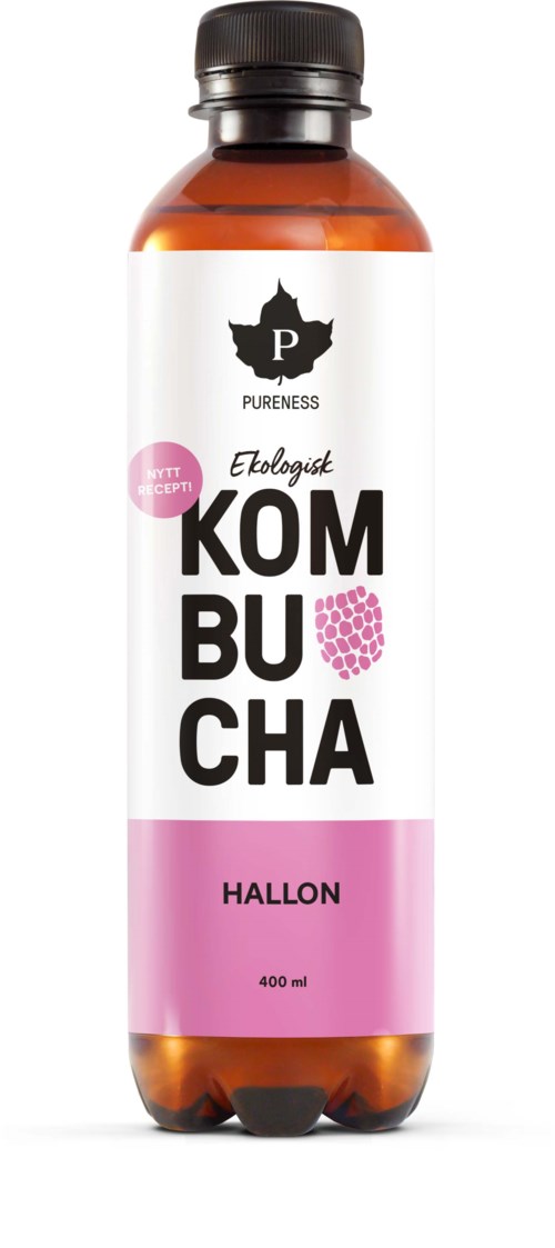En liten brun flaska med vit etikett, rosa del och svart lock. Etiketten har ordet "KOMBUCHA" och ett hallonbild.