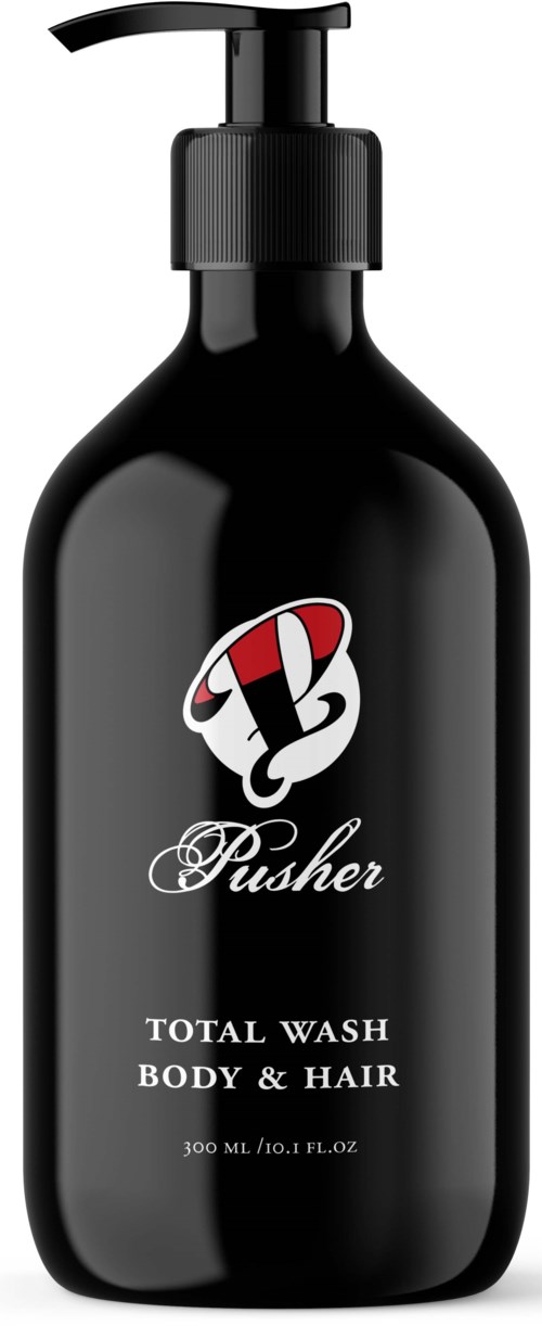 Eine schwarze Flasche mit Pumpkopf, auf der 'Pusher' und 'Total Wash Body & Hair' steht. Für Körper und Haare.