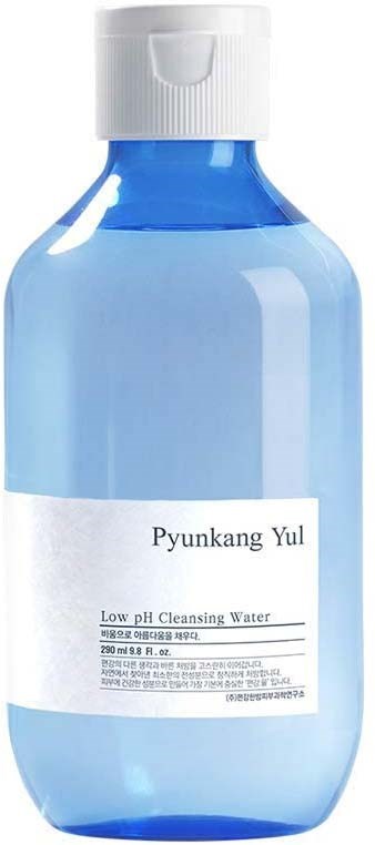Eine blaue Flasche mit weißem Deckel, gekennzeichnet mit 'Pyunkang Yul Low pH Cleansing Water' und 290ml.