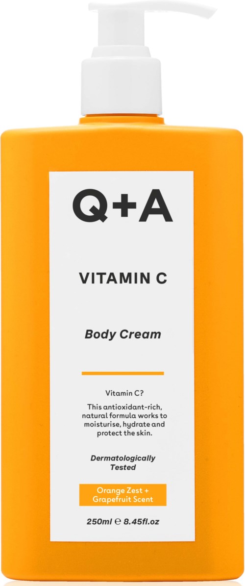 Orange flaska med Q+A Vitamin C Body Cream med pump, 250 ml, citronlukten. Hjälper till att återfukta och ljusa upp huden.