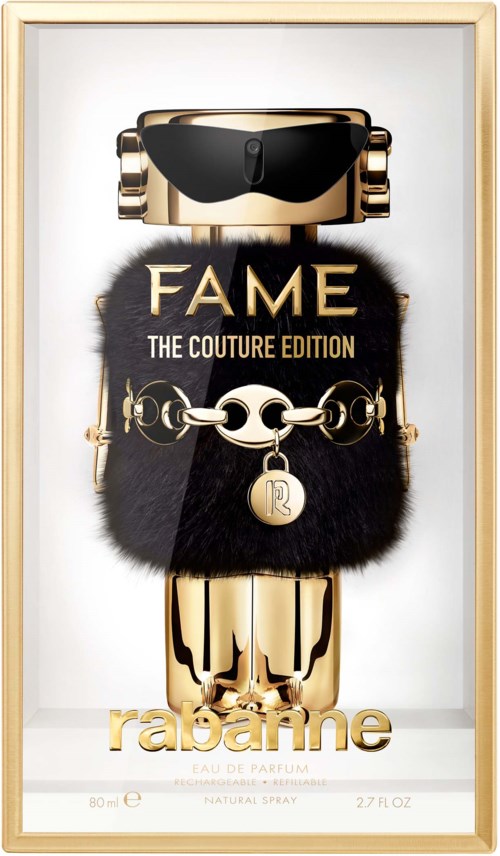 Ein Parfümflakon mit Gold, schwarzem Fell und Ketten, mit der Bezeichnung 'FAME RABBANE', im modernen Design.